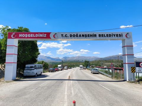 Doğanşehir'in giriş takı yenilendi