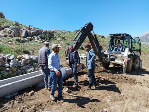 Doğanşehir Belediyesi Yayladaki Hayvanları Unutmadı